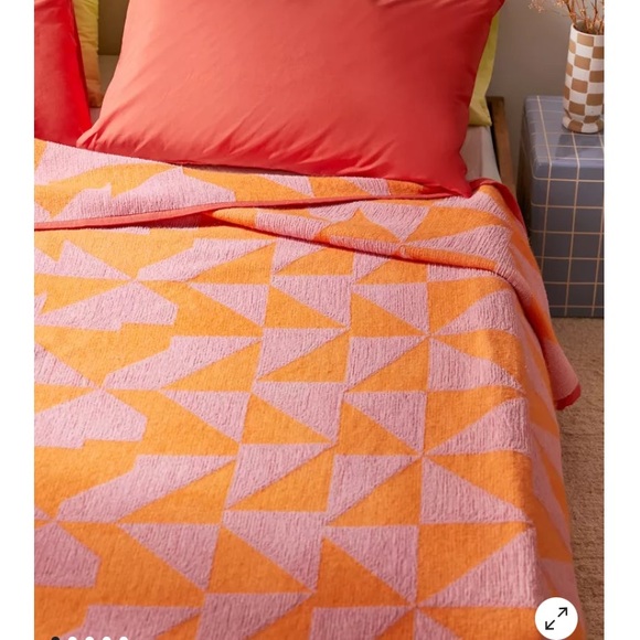 Urban Outfitters Bedding Iso Urban Outfitters Pinwheel Orange Pink Bedding Blanket Queen
